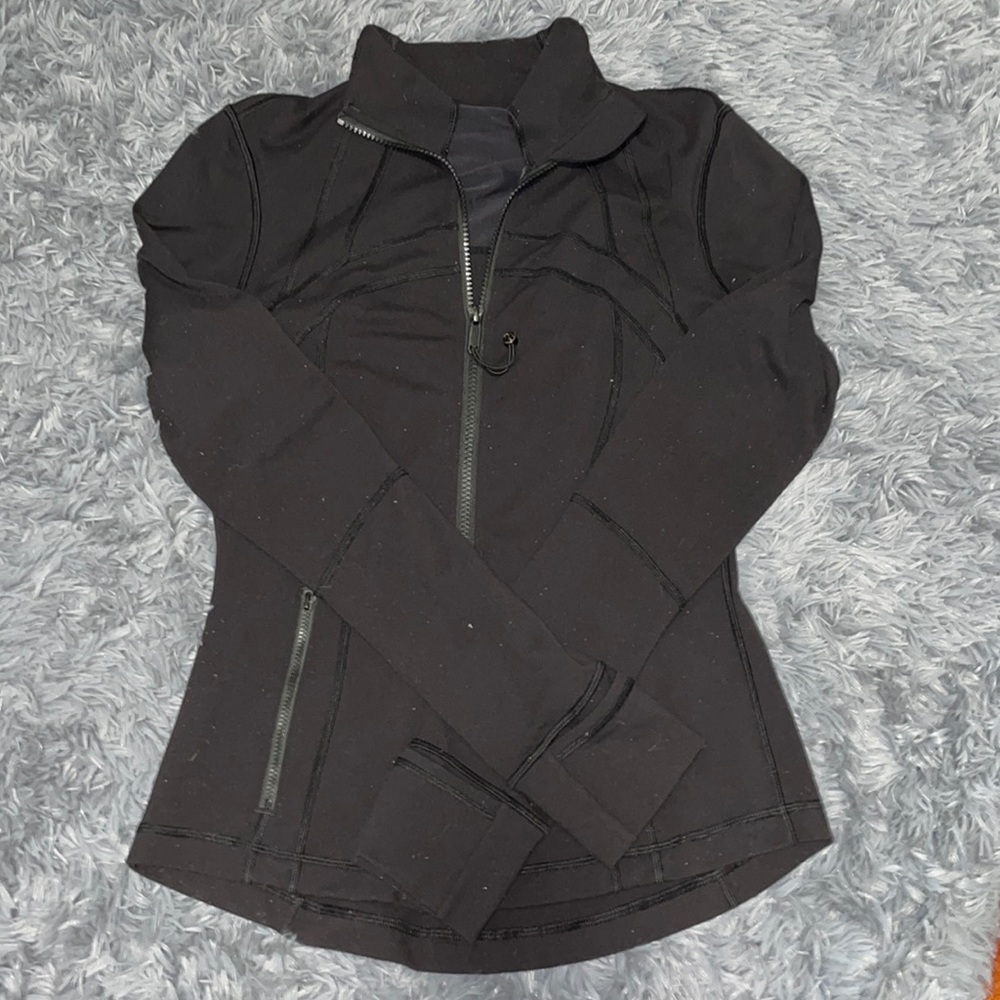 Lululemon Define Jacket. Great condition. Trendy, cute, and Comfy!